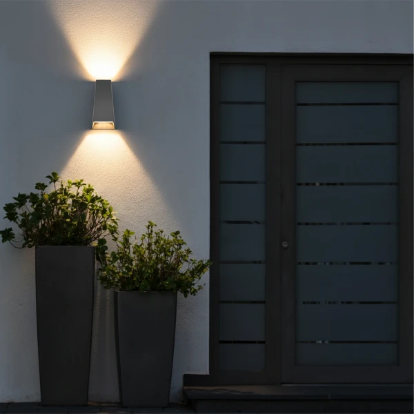 kelvo® FLUX KLV-101-0120 Μοντέρνο Φωτιστικό Τοίχου - Απλίκα LED 6W 750lm 30° AC 220-240V Αδιάβροχο IP65 Θερμό Λευκό 2700K - Lumileds COB Chip & TÜV SÜD Driver - Γκρι Ανθρακί Ματ - Μ5 x Π8.5 x Υ17cm - 5 Χρόνια Εγγύηση