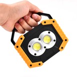 GloboStar® 79037 Φορητός Επαναφορτιζόμενος Προβολέας Εργασίας LED COB 20W 2000lm με 4 Modes & Power Bank και με Καλώδιο Φόρτισης Micro USB Αδιάβροχος IP65 Ψυχρό Λευκό 6000K Μ11.5 x Π10 x Υ23cm