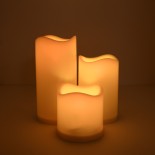 GLOBOSTAR® FIREFLAME 79552 Διακοσμητικό Κερί με IR Ασύρματο Χειριστήριο LED 0.5W 25lm 120° DC 3V με 9xAA Μπαταρίες IP20 Θερμό Λευκό 2700K Dimmable - Μπεζ -Μ7.5 x Π7.5 x Υ15cm - Πακέτο 3 Τεμαχίων - 1 Χρόνο Εγγύηση