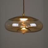 GloboStar® ΑΧΤΟΝ 00750 Μοντέρνο Κρεμαστό Φωτιστικό Καμπάνα LED 7W 500 lm 180° AC 100-240V IP20 Θερμό Λευκό 2700K Μελί Γυαλί με Χρυσό Μέταλλο - Μ30 x Π30 x Υ15cm - 2 Xρόνια Εγγύηση