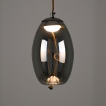 GloboStar® ΑΧΤΟΝ 00755 Μοντέρνο Κρεμαστό Φωτιστικό Καμπάνα LED 7W 500 lm 180° AC 100-240V IP20 Θερμό Λευκό 2700K Μαύρο Φημέ Γυαλί με Μαύρο Μέταλλο - Μ17 x Π17 x Υ18cm - 2 Xρόνια Εγγύηση