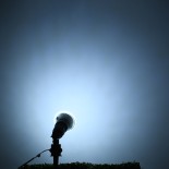 GLOBOSTAR® GARDENPAR 60226 Σποτ E27 PAR38 Σκληρού Υάλου LED 18W 1800lm 60° AC 220-240V Αδιάβροχο IP65 Ψυχρό Λευκό 6000K - Μ12 x Π12 x Υ13cm - 3 Χρόνια Εγγύηση