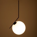 GLOBOSTAR® MONROE 00957 Μοντέρνο Κρεμαστό Φωτιστικό Οροφής με Ντουί 1 x E27 AC 220-240V IP20 - Μαύρο & Λευκό - Μ30 x Π30 x Υ75cm