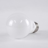 GLOBOSTAR® GLOBE 60025 Λάμπα E27 A60 LED 8W 776lm 260° AC 220-240V IP20 Φυσικό Λευκό 4500K - Lumileds SMD Chip - Λευκό Γαλακτερό - Μ6 x Π6 x Υ11cm - 3 Χρόνια Εγγύηση