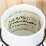 GloboStar® Artificial Garden SPETSES 20473 Επιτοίχιο Πήλινο Κεραμικό Κασπώ Γλάστρα με Ξύλινη Βάση - Flower Pot Μπεζ με Λευκό & Μαύρο Φ13cm x Υ23cm 