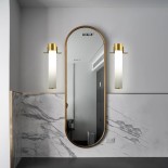 GloboStar® ELSA 60405 Μοντέρνο Φωτιστικό Τοίχου - Απλίκα Καθρέπτη Μπάνιου - Πίνακα 1 x G9 360° AC 220-240V IP44 Μ3.5 x Π13.5 x Υ20cm - Χρυσό - 5 Years Warranty