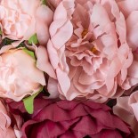 GloboStar® Artificial Garden ROSES STORY 20355 Τεχνητό Διακοσμητικό Πάνελ Λουλουδιών - Κάθετος Κήπος σύνθεση Ροζ & Βυσσινί Τριαντάφυλλα Μ40 x Π60 x Υ8cm 