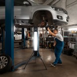 GloboStar® 99051 WORKING LIGHT LED Επαγγελματικό Φωτιστικό Εργασίας - Δυνατότητα Τοποθέτησης με Τρίποδο ή Κρεμαστό - 65W 6000lm 360° AC 220-240V IP65 με Αντοχή Κρούσης IK08 Φ70 x Υ130cm Ψυχρό Λευκό 6500K - 3 Years Warranty