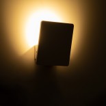 GloboStar® CUADRADO 60569 Φωτιστικό Τοίχου - Απλίκα Αρχιτεκτονικού Φωτισμού Εσωτερικού/Εξωτερικού Χώρου Up or Down LED 10W 1000lm 60° AC220-240V Αδιάβροχο IP65 - Σώμα Αλουμινίου & Tempered Glass - Μ14 x Π14 x Υ4.5cm - Θερμό Λευκό 2700K - Λευκό - Bridgelux