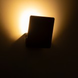 GLOBOSTAR® CUADRADO 60571 Μοντέρνο Φωτιστικό Τοίχου - Απλίκα LED 10W 1000lm 60° AC 220-240V Αδιάβροχο IP65 Θερμό Λευκό 2700K - Bridgelux COB Chip & TÜV SÜD Driver - Μαύρο Ματ - Μ14 x Π14 x Υ4.5cm - 5 Χρόνια Εγγύηση