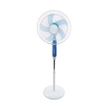 GloboStar® SOLARA-FAN 85355 Solar Fan Αυτόνομος Ηλιακός Επιδαπέδιος Ανεμιστήρας 25W 2 Λειτουργιών Ρεύματος με AC 220-240V ή με Φωτοβολταϊκό Panel 9V 12W & Επαναφορτιζόμενη Μπαταρία Li-ion 7.4V 4400mAh - 3 Ταχύτητες - Ενσωματωμένο USB 2.0 Charger Συσκευών 