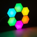 GloboStar® DIGIOCTA 90448 Σετ 6 Ψηφιακων LED RGB Φωτιστικών Κυψελών με Ψηφιακό Controller με WiFi Smart APP & Ασύρματο Χειριστήριο RF 2.4Ghz - LED SMD 5050 9W/Σετ 84PIXEL/Σετ 720lm/Σετ 120° DC 5V με USB 2.0 IP20 Πολύχρωμο RGB - Dimmable - Μ10.5 x Π10.5 x 