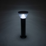 GLOBOSTAR® VEGGIE 90525 Φωτιστικό Κολωνάκι Κήπου LED 10W 500lm 120° με Ενσωματωμένο Φωτοβολταϊκό Panel 6V 2W & Επαναφορτιζόμενη Μπαταρία Li-ion 3.2V 1800mAh με Αισθητήρα Ημέρας-Νύχτας Αδιάβροχο IP65 Ψυχρό Λευκό 6000K - Sanan SMD Chip - Μαύρο- Μ23 x Π23 x 