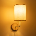 GloboStar® OASIS 00884 Μοντέρνο Επιτοίχιο Φωτιστικό Απλίκα Μονόφωτο 1 x E27 IP20 Λευκό Μέταλλο με Μπεζ Ύφασμα - Μ15 x Π20 x Υ35cm