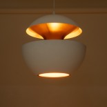 GloboStar® SEVILLE 01268 Μοντέρνο Κρεμαστό Φωτιστικό Καμπάνα Μονόφωτο 1 x E27 IP20 Λευκό & Χρυσό Μέταλλο - Μ35 x Π35 x Υ35cm