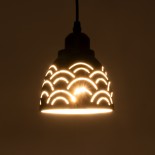 GloboStar® COOLIE 01482 Μοντέρνο Κρεμαστό Φωτιστικό Μονόφωτο Καμπάνα 1 x E27 IP20 Μαύρο & Ασημί Μέταλλο - Μ12.5 x Π12.5 x Υ11.5cm