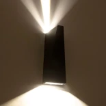 GloboStar® TRIANDE 60556 Φωτιστικό Τοίχου - Απλίκα Αρχιτεκτονικού Φωτισμού Εσωτερικού/Εξωτερικού Χώρου Up & Down LED 10W 1200lm 5° & 60° AC 220-240V Αδιάβροχο IP65 Μ8.5 x Π8.5 x Υ20cm - Φυσικό Λευκό 4500K - Μαύρο - Bridgelux Chip - 3 Χρόνια Εγγύηση