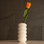 GloboStar® Artificial Garden NOUVEAU 21293 Διακοσμητικό Κεραμικό Βάζo Λευκό Π8 x Μ8 x Υ16cm