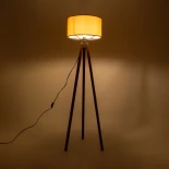 GloboStar® SAGA 204-0033 Μοντέρνο Eπιδαπέδιο Φωτιστικό Μονόφωτο 1 x E27 IP20 Καφέ Ξύλο με Κίτρινο Ύφασμα - Μ38 x Π38 x Υ140cm