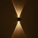 GLOBOSTAR® HIKARI 60685 Μοντέρνο Φωτιστικό Τοίχου - Απλίκα LED 4W 500lm 30° AC 220-240V Αδιάβροχο IP65 Θερμό Λευκό 2700K - CREE XPE Chip & TÜV SÜD Driver - Μαύρο Ματ - Μ6 x Π4 x Υ10.5cm - 5 Χρόνια Εγγύηση