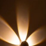 GLOBOSTAR® SOL 60690 Μοντέρνο Φωτιστικό Τοίχου - Απλίκα LED 12W 1500lm 30° AC 220-240V Αδιάβροχο IP65 Θερμό Λευκό 2700K - CREE XPE Chip & TÜV SÜD Driver - Μαύρο Ματ - Μ12 x Π5.5 x Υ12cm - 5 Χρόνια Εγγύηση