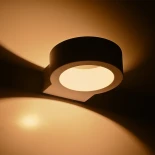 kelvo® AURA KLV-101-0115 Μοντέρνο Φωτιστικό Τοίχου - Απλίκα LED 7W 875lm 45° AC 220-240V Αδιάβροχο IP65 Θερμό Λευκό 2700K - Lumileds COB Chip & TÜV SÜD Driver - Λευκό Ματ - Μ15 x Π13 x Υ4.5cm - 5 Χρόνια Εγγύηση