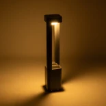 GLOBOSTAR® ΜΟΝΕΒΟΟ 90543 Φωτιστικό Κολωνάκι Κήπου LED 15W 1500lm 60° AC 220-240V Αδιάβροχο IP65 Θερμό Λευκό 2700K - Γκρι Ανθρακί - Μ12 x Π12 x Υ58cm - 3 Χρόνια Εγγύηση