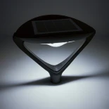 GLOBOSTAR® SQUARE 12117 Φωτιστικό Στύλου/Κολώνας Πλατείας/Πάρκου με Ασύρματο Χειριστήριο LED 25W 2500lm 120° Ενσωματωμένο Φωτοβολταϊκό Panel 5V 12W & Επαναφορτιζόμενη Μπαταρία Li-ion 3.2V 24000mAh με Αισθητήρα Κίνησης-Ημέρας-Νύχτας Αδιάβροχο IP65 Ψυχρό Λε