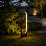 GLOBOSTAR® LUNEA GLB-103-0010 Φωτιστικό Κολωνάκι Κήπου LED 15W 1350lm 120° AC 220-240V Αδιάβροχο IP65 Θερμό Λευκό 2700K - Sanan SMD Chip - Γκρι Ανθρακί Ματ - Μ18.5 x Π3 x Υ65cm - 3 Χρόνια Εγγύηση