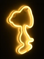 GloboStar® 78578 Φωτιστικό Ταμπέλα Φωτεινή Επιγραφή NEON LED Σήμανσης SNOOPY 5W με Καλώδιο Τροφοδοσίας USB - Μπαταρίας 3xAAA (Δεν Περιλαμβάνονται) - Θερμό Λευκό 2700K