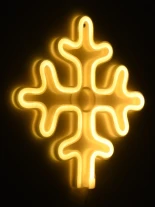 GloboStar® 78582 Φωτιστικό Ταμπέλα Φωτεινή Επιγραφή NEON LED Σήμανσης SNOWFLAKE 5W με Καλώδιο Τροφοδοσίας USB - Μπαταρίας 3xAAA (Δεν Περιλαμβάνονται) - Θερμό Λευκό 2700K